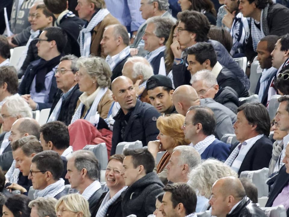 Auch der grosse Zinedine Zidane (spielte von 1992 bis 1996 für die Girondins) war an der Eröffnung dabei.