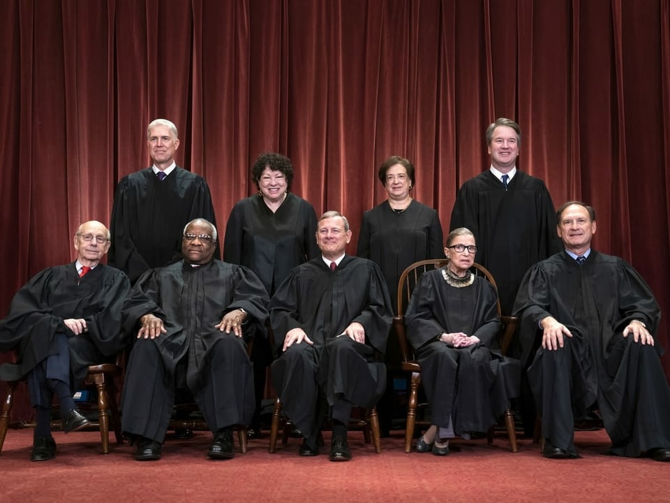 Die Richterinnen und Richter am Supreme Court.