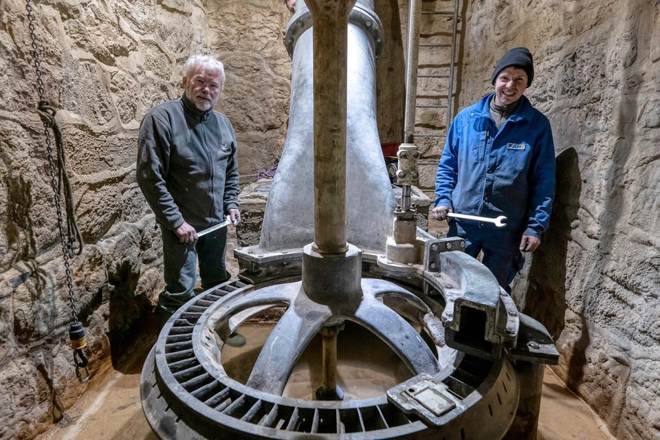 Die Girardturbine im Turbinenturm bei Revisionsarbeiten