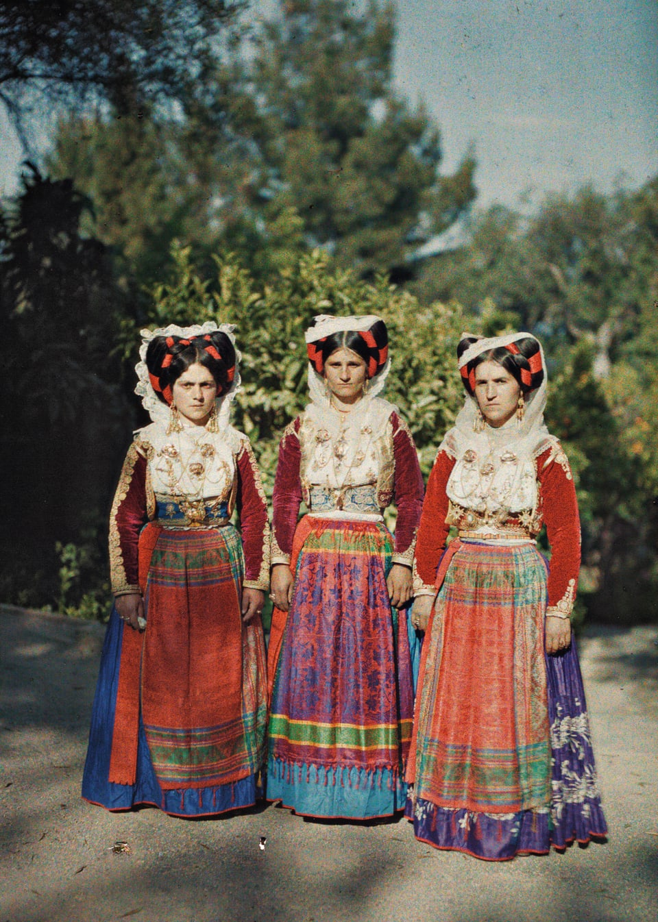 Drei Frauen auf Korfu.