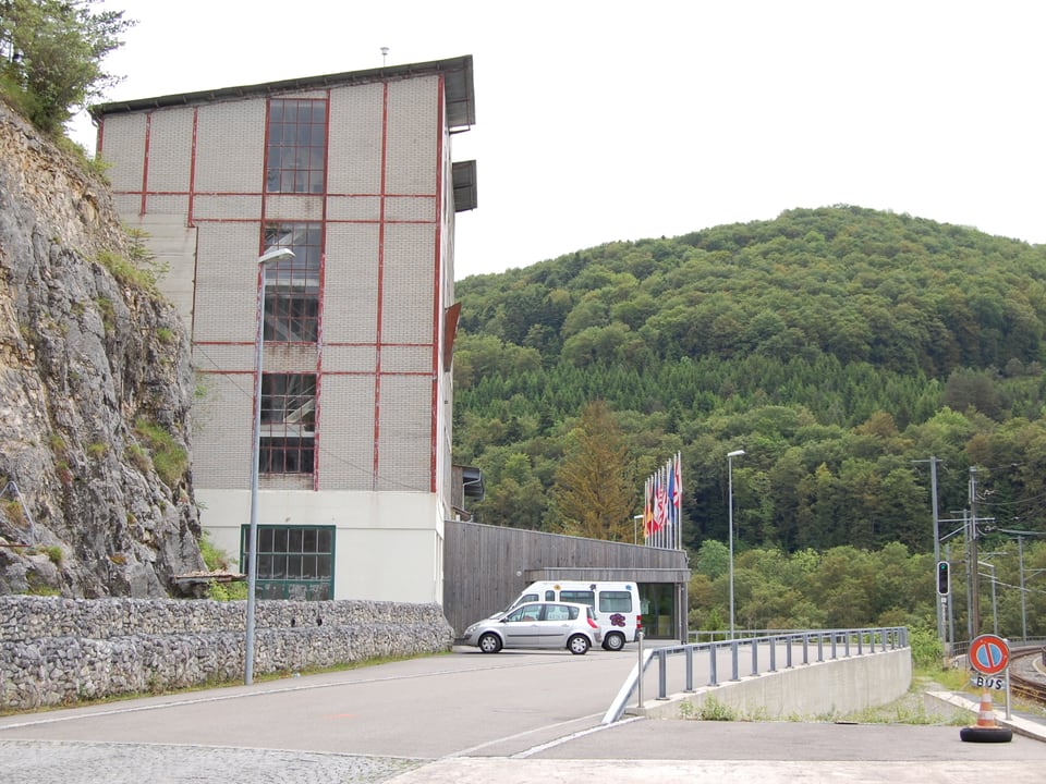 Das Hauptquartier des Felsabors Mont Terri in einer ehemaligen Kalkmine beim Bahnhof St. Ursanne.