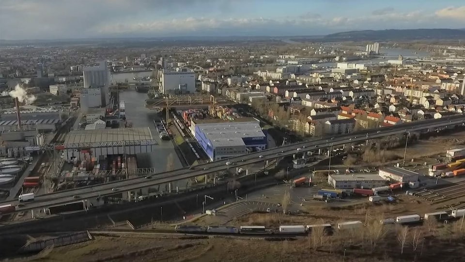 Grosser Rat sagt deutlich «Ja» zum Bau des umstrittenen Hafenbeckens.