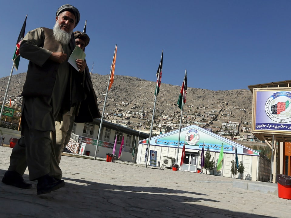 International - Afghanistan entscheidet über Zukunft der US-Truppen ...