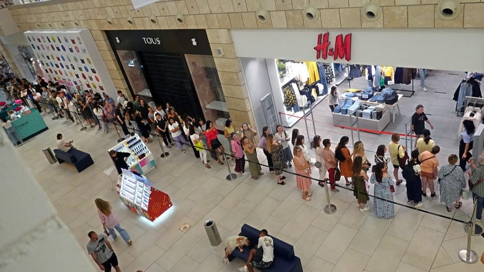 Der H&M in Moskau will seine Läden in Russland schliessen