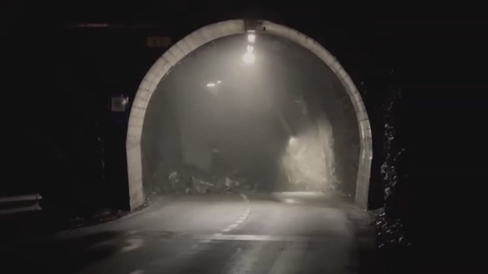 Tunnel in Isérables gesperrt - Teil eines Strassentunnels im Wallis  eingestürzt - News - SRF