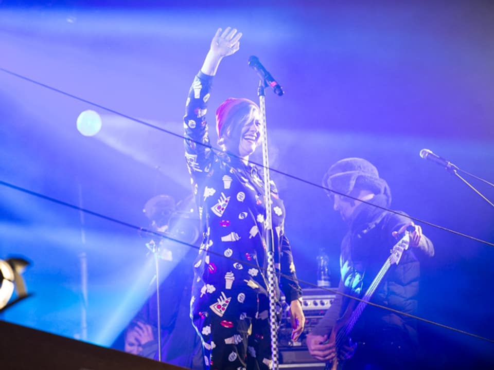 Anic Lautenschlager im Pijama auf der Konzertbühne