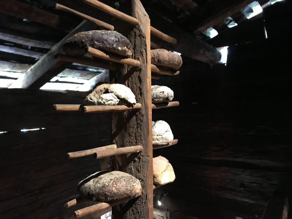 Brot aufgehängt im Walsermuseum Bosco/Gurin