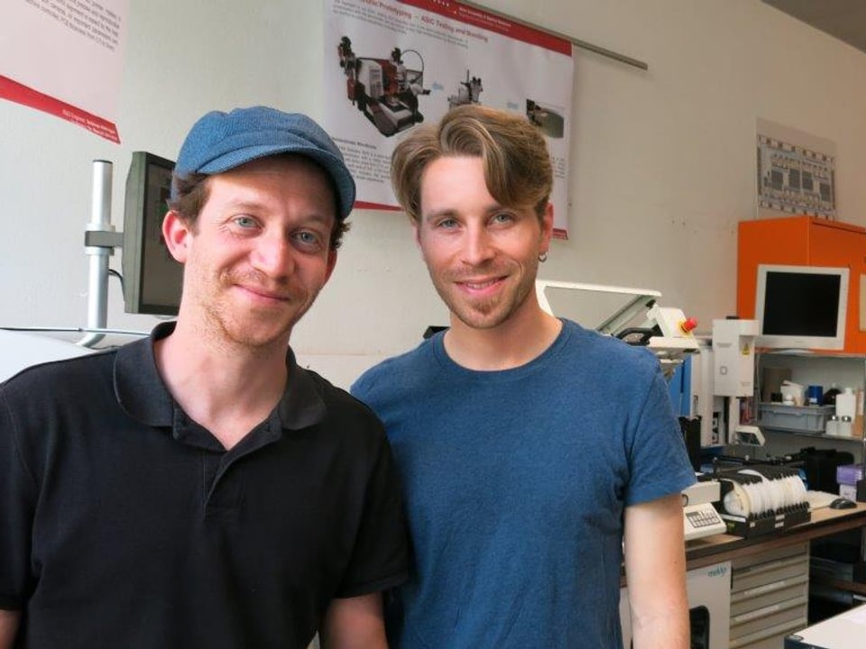 Das Forschungsprojekt Wise-Skin (Prothese mit Gefühl) wird von Jörn Justiz (links) und Volker Koch geleitet.