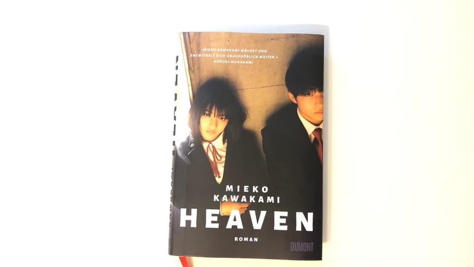«Heaven» von Mieko Kawakami liegt auf weissem Untergrund