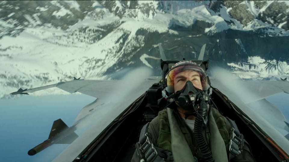 Filmszene aus «Top Gun: Maverick» mit Tom Cruise im Cockpit.