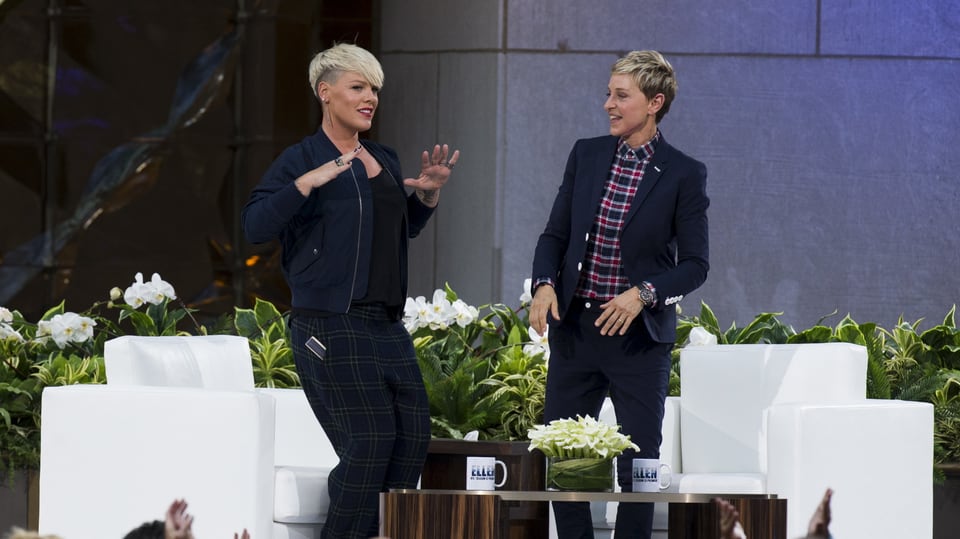 Auf Ellens weisser Couch plaudern die Hollywood-Stars aus dem Nähkästchen