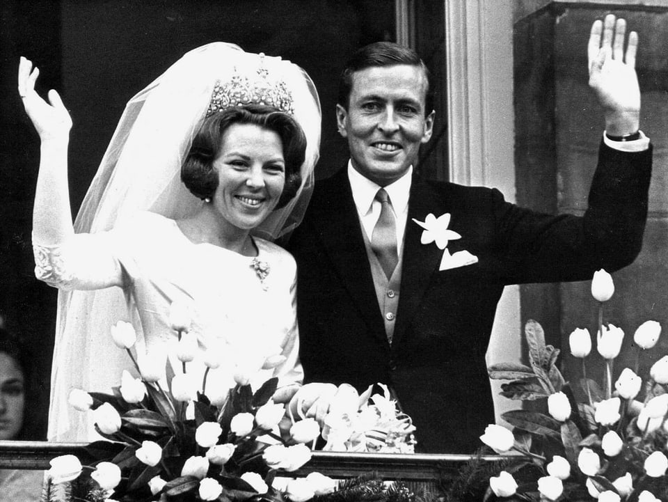 Hochzeitsfoto der frisch verheirateten Königin und Prinz Claus im Jahr 1966