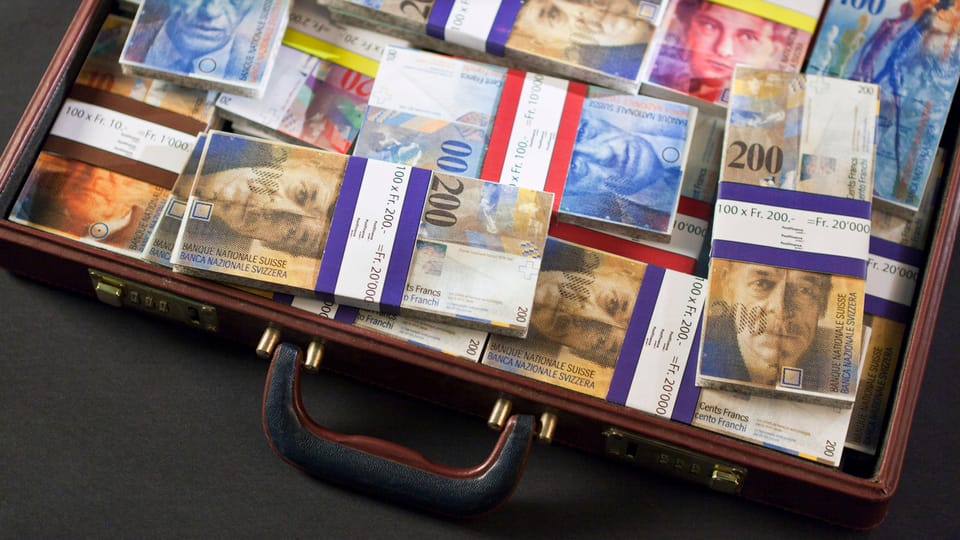 Koffer voller Schweizer Banknoten