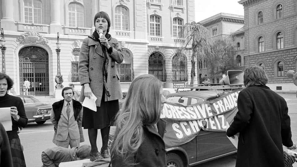 Zürcher Frauen demonstrieren 1975 für das Recht auf Abtreibung.