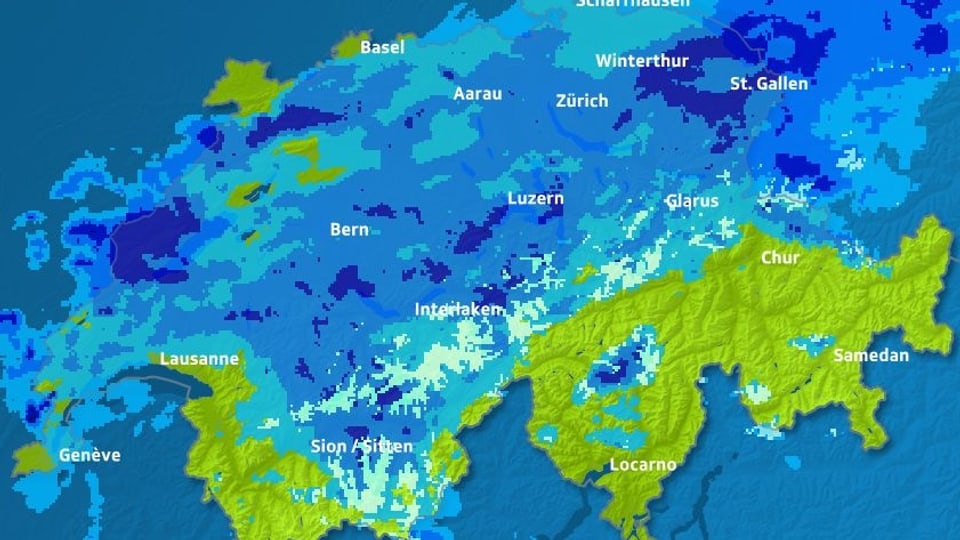 Radarbild: Grafik mit Schweizerkarte in grün. Darauf ist zu sehen, dass fast die ganze Schweiz blau eingefärbt ist. 