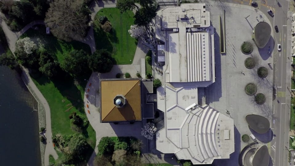 Das Kongresszentrum von Lugano («Palazzo dei Congressi») in einer Luftaufnahme.