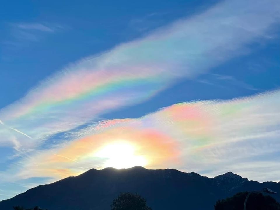 Regenbogenwolke über dem Lago Maggiore 