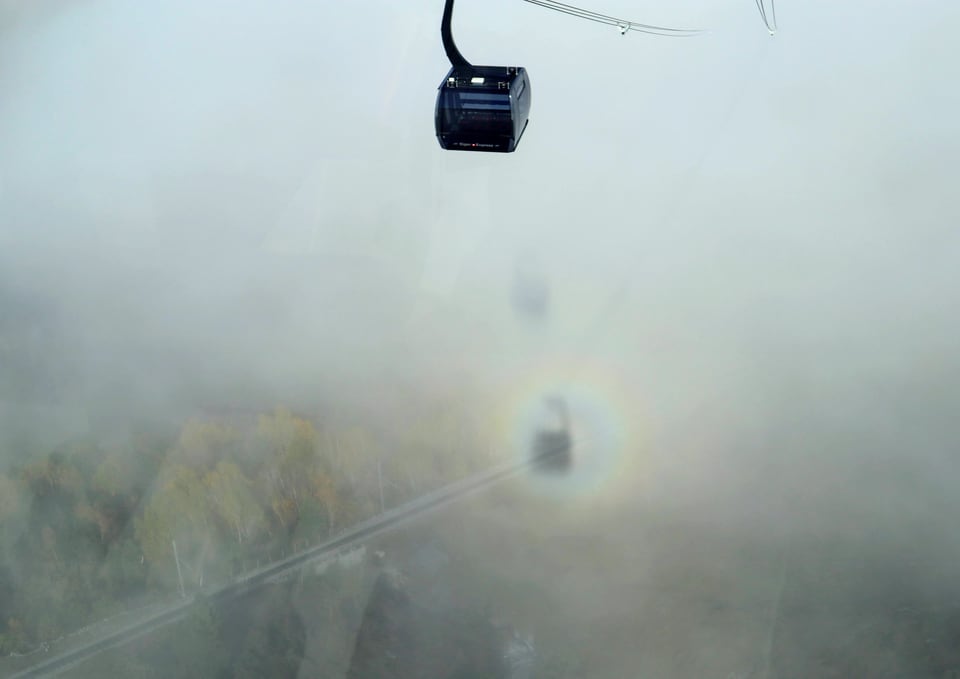 Grindelwald/BE Brockengespenst aus einer Seilbahn heraus.