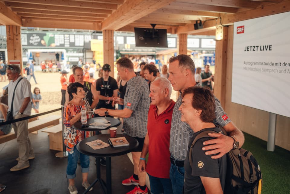 Autogrammstunde und Selfies mit ehemaligen Schwingerkönigen