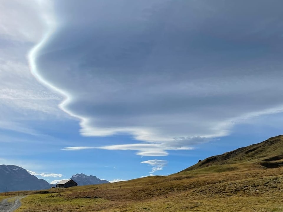 Pragelpass Wellenförmige Wolken