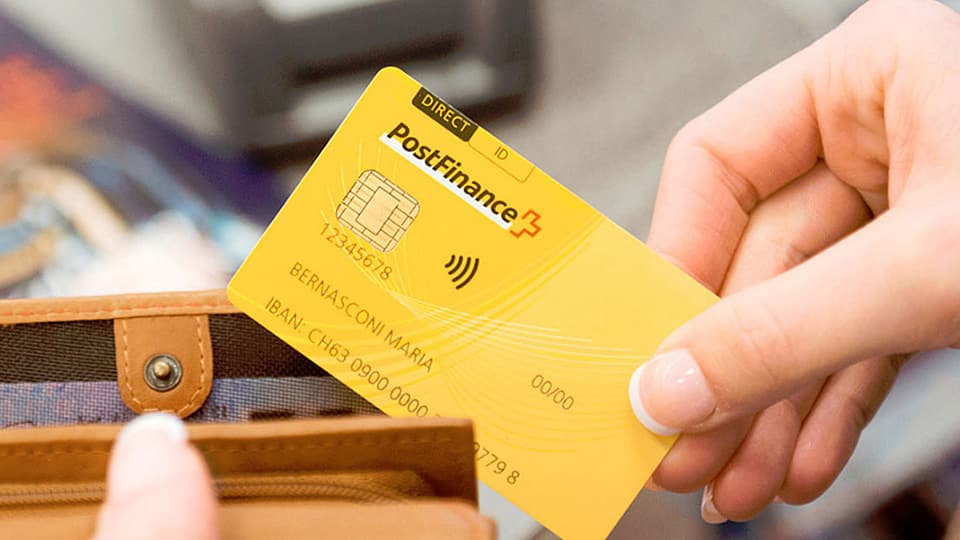 Apotheke straft Kunden fürs Bezahlen mit Debitkarte
