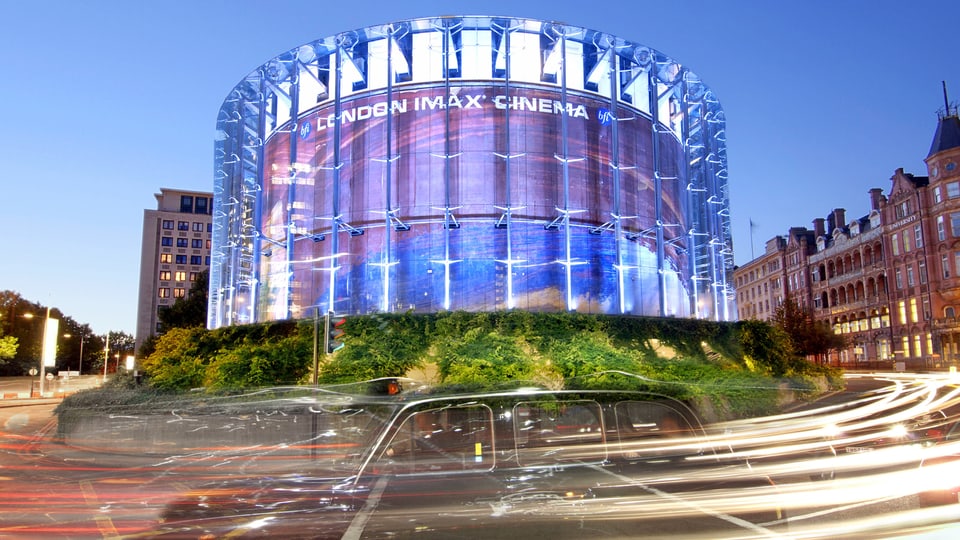 Glasfassade des Imax-Kinos in London.