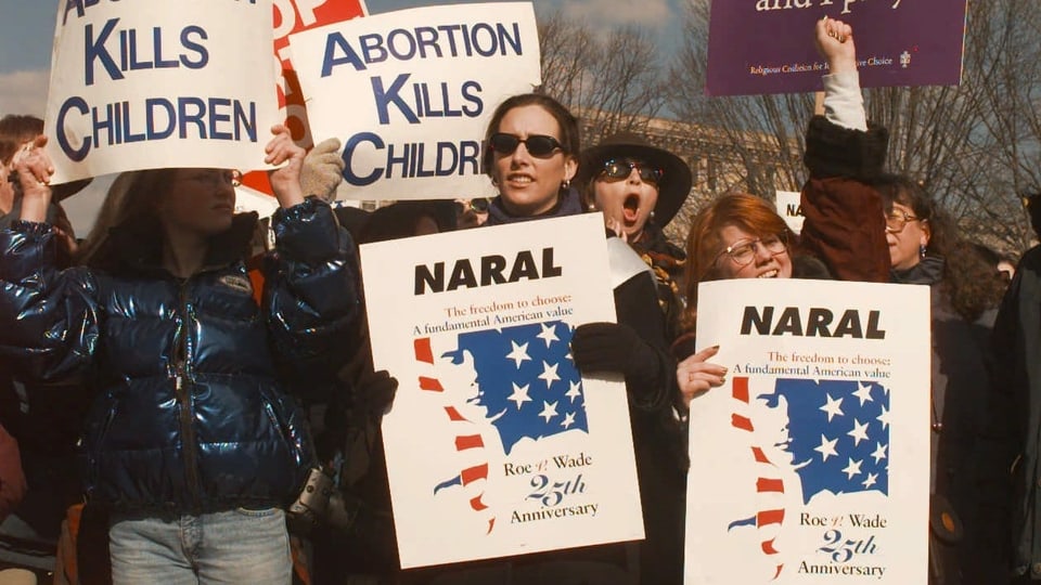 Abtreibungsgegnerinnen am 25. Jahrestag des Urteils im Jahr 1998