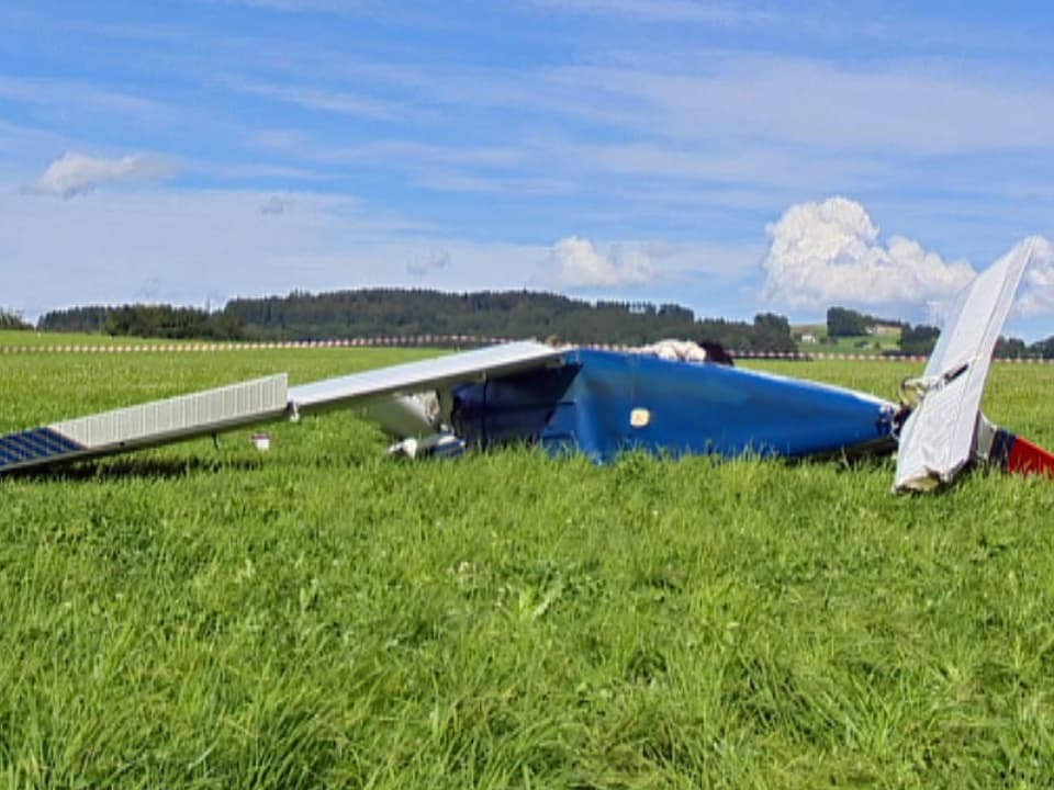Rumpf eines beschädigten Kleinflugzeugs