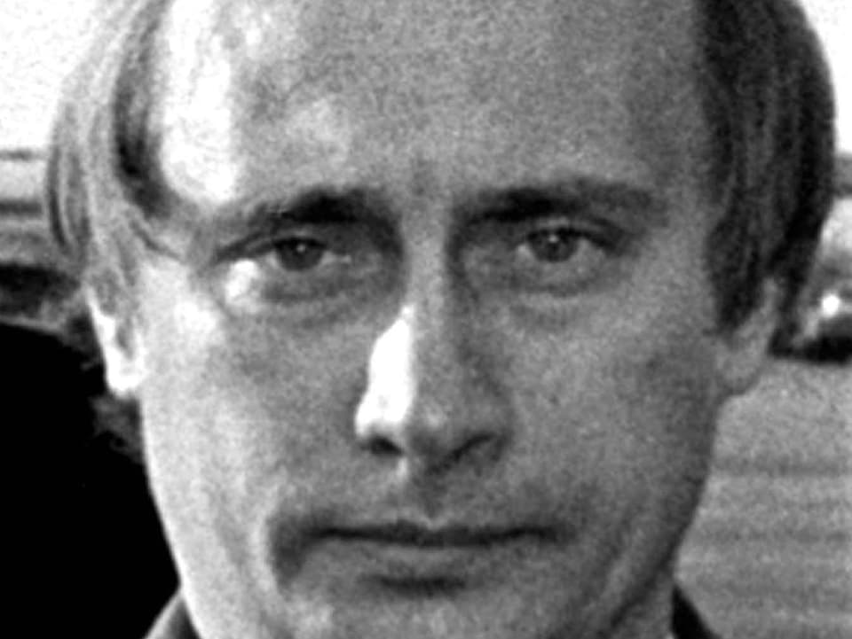 Putin mit halblangen Haaren aus 1994