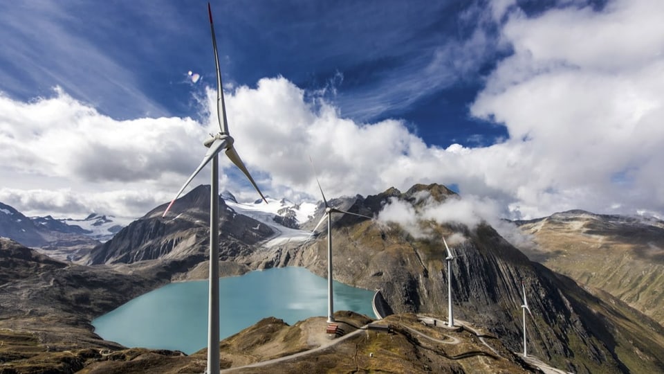 Windräder auf dem Nufenenpass