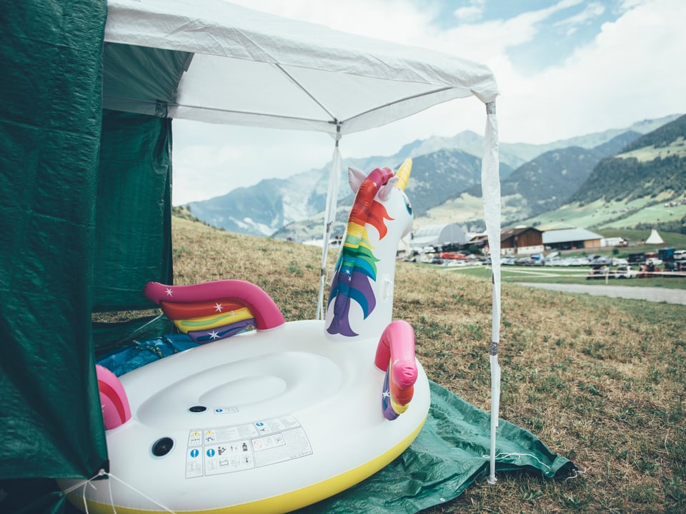 Es gibt sie doch! Die Einhorn-Invasion hat auch das Openair Lumnezia erreicht.