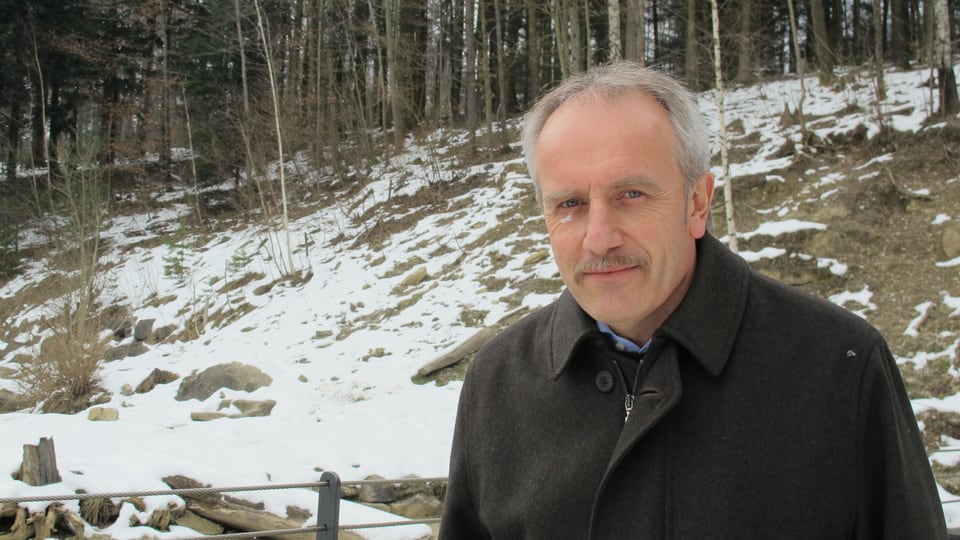 Christian Stauffer vor dem Bärengehege im Wildpark.