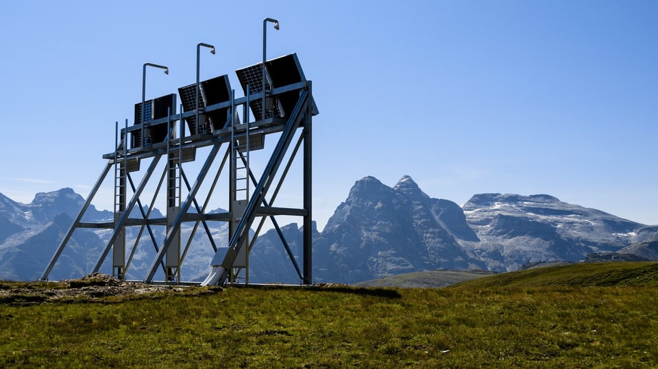 Alpine Solaranlage in den Bergen