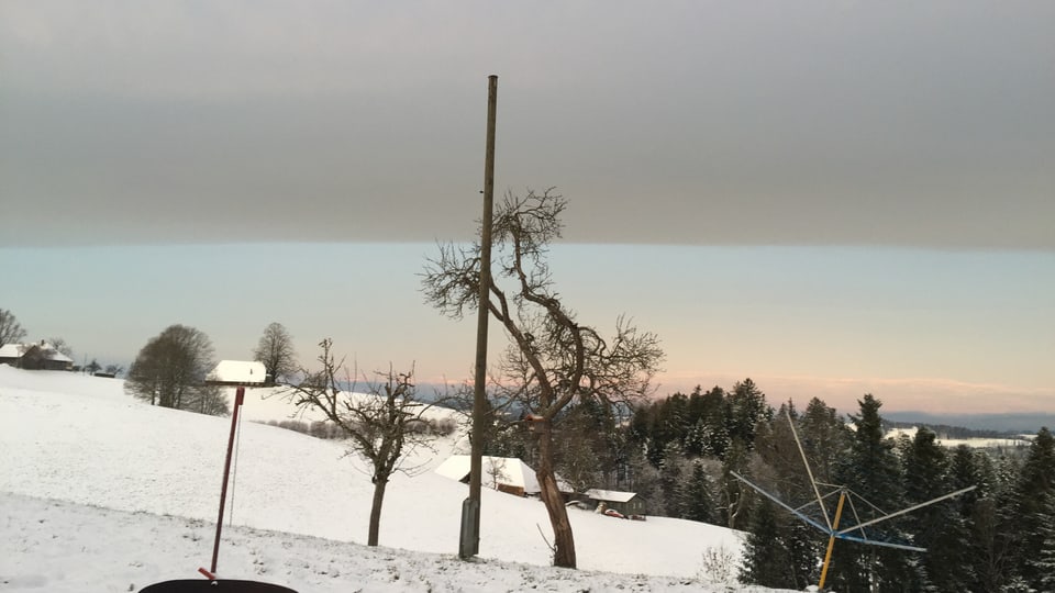 Scharfkantige Wolkenform in Sumiswald (BE)