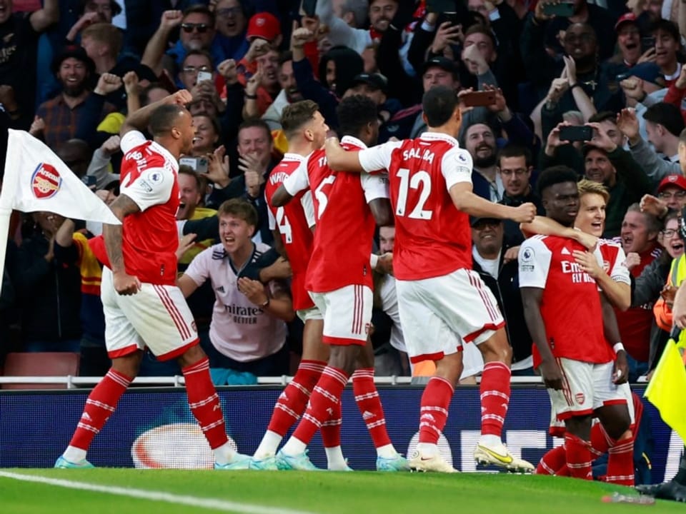 Riesiger Jubel im Emirates Stadium Arsenal bejubelt den Siegtreffer gegen Liverpool.