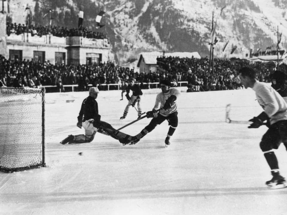 Olympischer Eishockey-Final 1924 zwischen Kanada und den USA.
