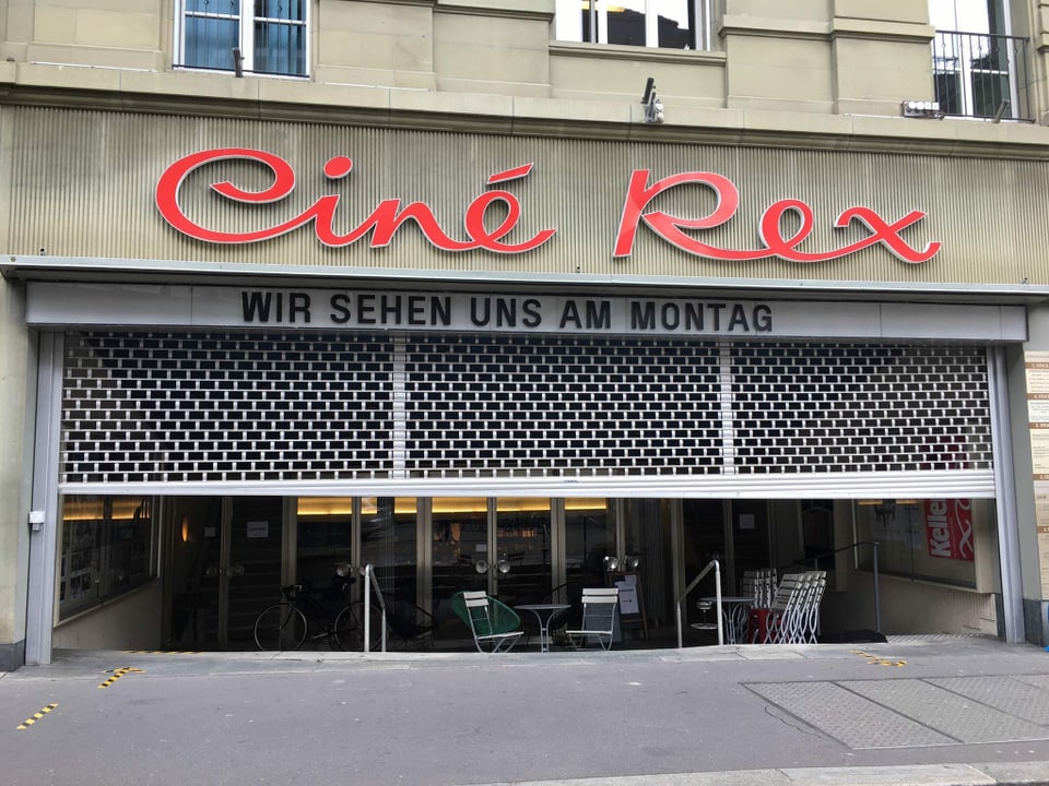 Eingang ins Kino Rex in Bern.