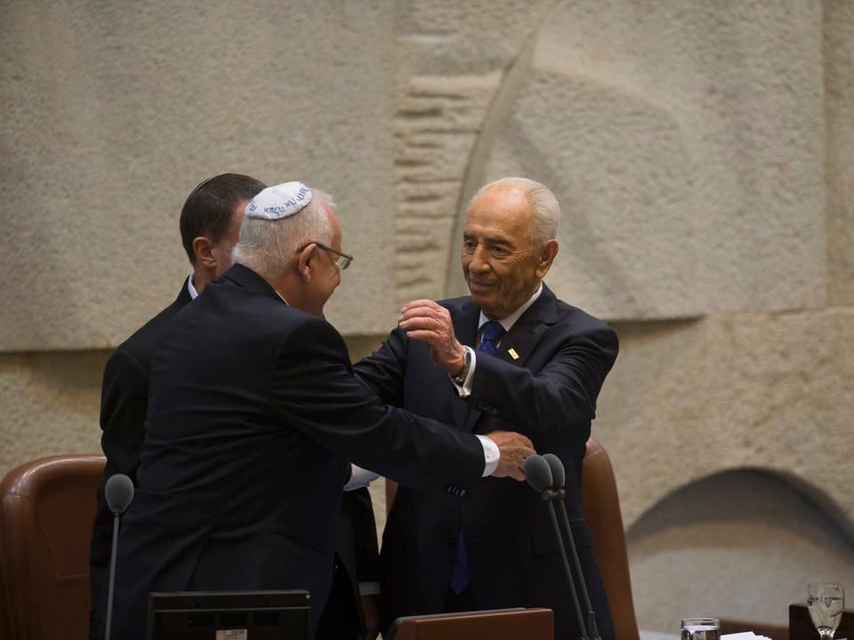 Peres gratuliert Rivlin