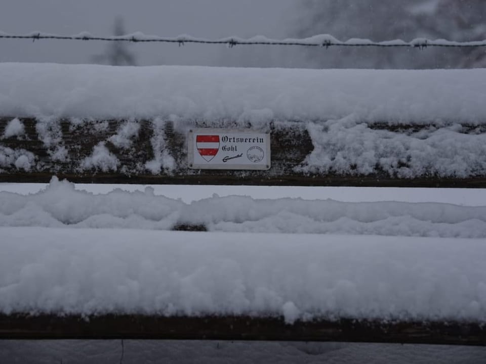 1. April: Rämis ob Langnau i/E Verschneites Bänkli