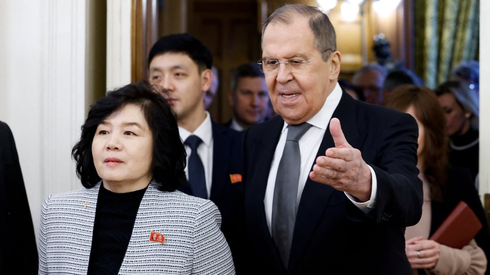 Nordkoreas Aussenministerin medienwirksam in Moskau empfangen