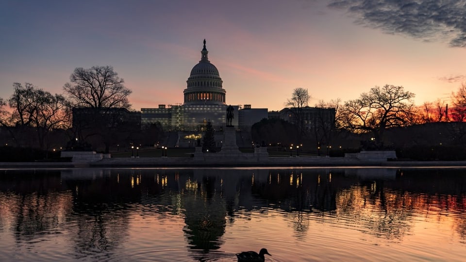 Das US-Kapitol vor dem Sonnenaufgang am 14. Dezember 2022