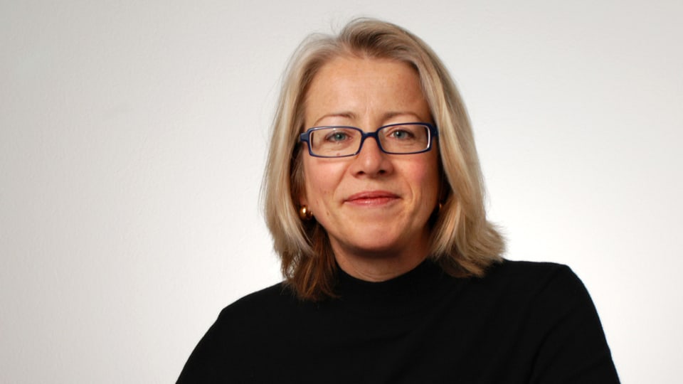 Porträt von Radio SRF Wirtschaftsredaktorin Barbara Widmer.