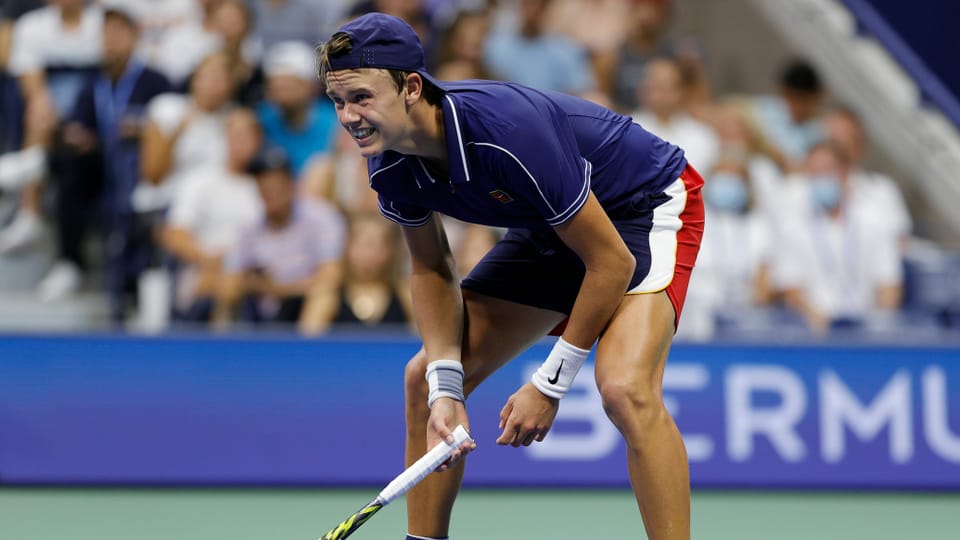 1 Runde Der Us Open Junger Dane Kitzelt Djokovic Und Wird Von Krampfen Gestoppt Sport Srf