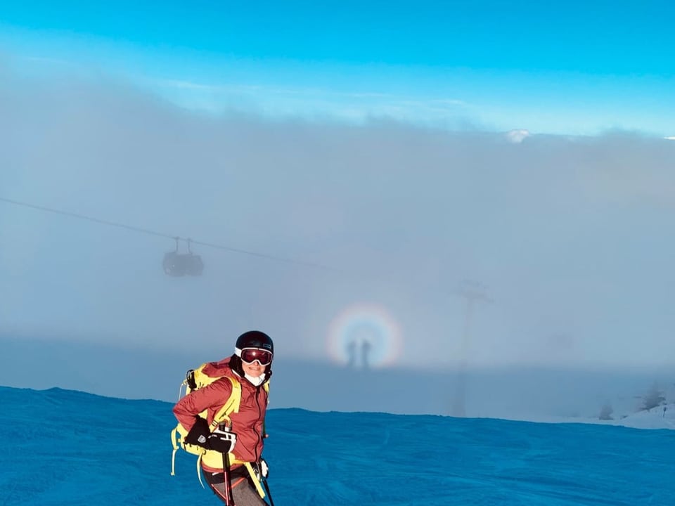 Brockengespenst im Skigebiet