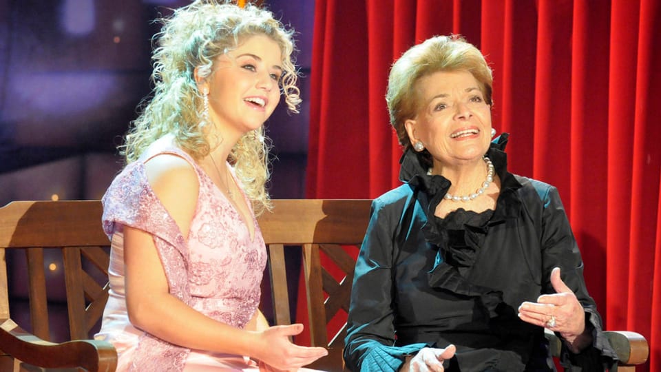 Beatrice Egli und Lys Assia auf einem gemeinsamen Pressefoto zum Grand Prix der Volksmusik im Jahr 2007.