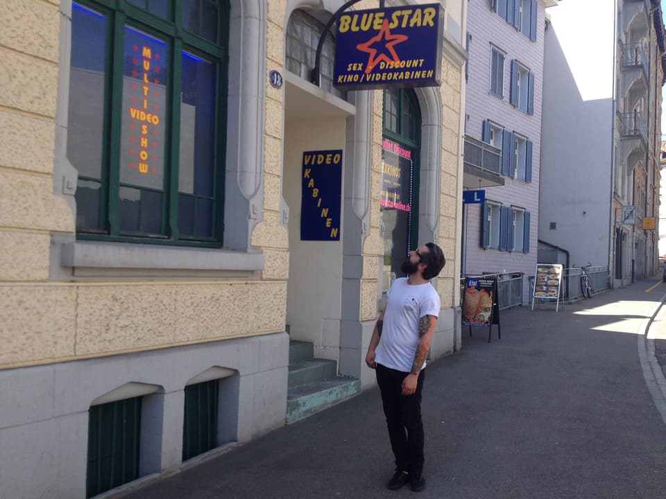 Das Linsebühlquartier von St. Gallen war einst über die Kantonsgrenzen hinweg bekannt als Rotlichtviertel. Mittlerweile findet man im Linsebühl Tattoo-Studios, trendige Cafés und den besten Kebab der Stadt.
