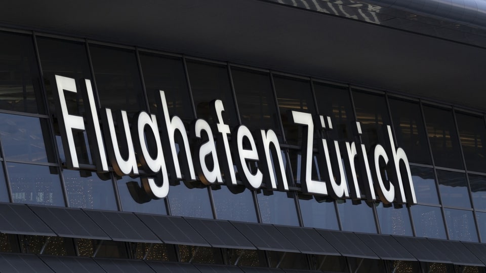 Geldwechsel-Schild am Flughafen Zürich.