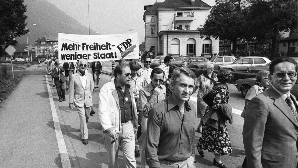 Demonstration von FDP-Parteigängern in Brunnen SZ.