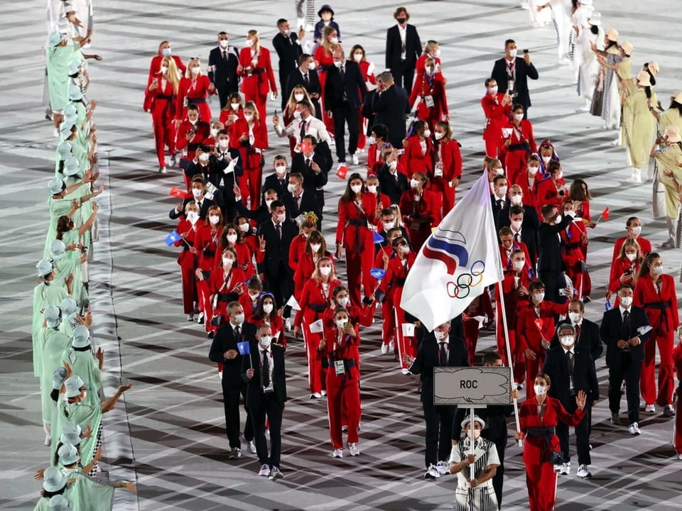 Russische Delegation beim Einlaufen