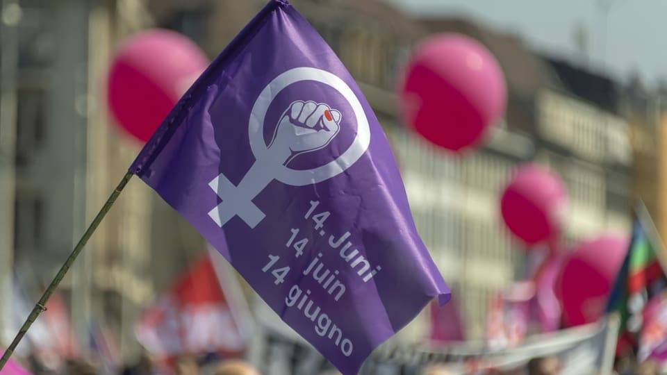 Flagge am Frauenstreik. 